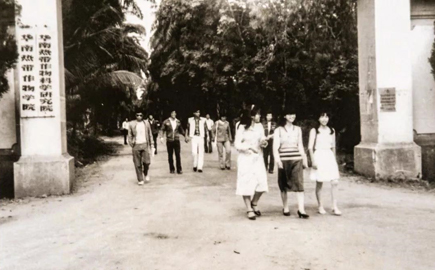 1958 年